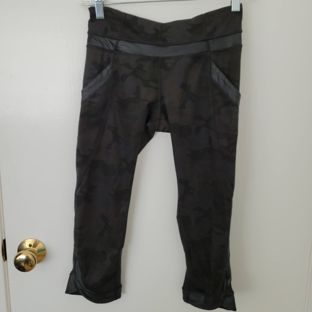 Lululemon Run For Fun Cropped Camo Legging